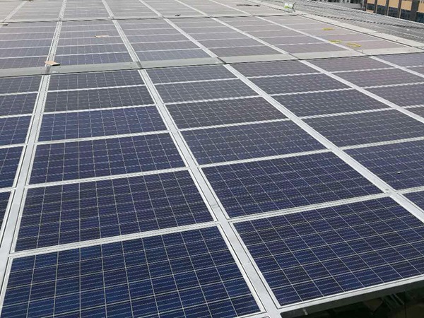 鋼構(gòu)架空、彩鋼瓦屋頂鋪設(shè)組件